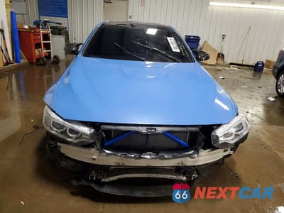 Piąte zdjęcie samochodu w środku: 2015 BMW M4 VIN:WBS3R9C50FK330922 - miniatura