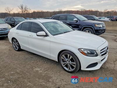 Czwarte zdjęcie samochodu z boku: 2017 MERCEDES-BENZ C 300 VIN:55SWF4JB2HU197989 - miniatura