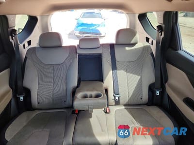 Zdjęcie 10 z 14 samochodu: 2019 HYUNDAI SANTA FE SE 2.4L VIN:5NMS23AD9KH116516 - miniatura