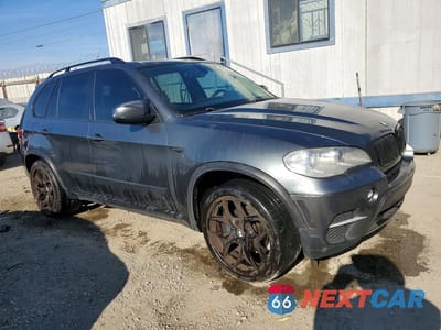 Czwarte zdjęcie samochodu z boku: 2013 BMW X5 XDRIVE35I VIN:5UXZV4C51D0B15754 - miniatura