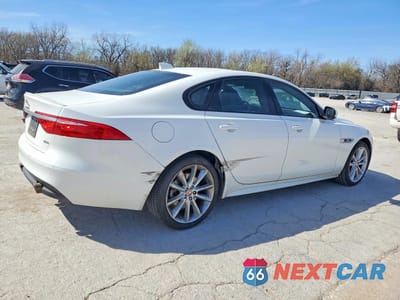 Trzecie zdjęcie samochodu z tyłu: 2017 JAGUAR XF R - SPORT VIN:SAJBF4BV6HCY34664 - miniatura