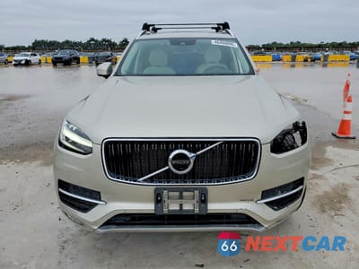 Piąte zdjęcie samochodu w środku: 2017 VOLVO XC90 T6 VIN:YV4A22PK8H1148269 - miniatura