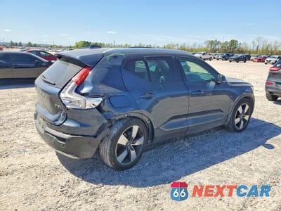 Trzecie zdjęcie samochodu z tyłu: 2021 VOLVO XC40 T5 MOMENTUM VIN:YV4162UK7M2483892 - miniatura