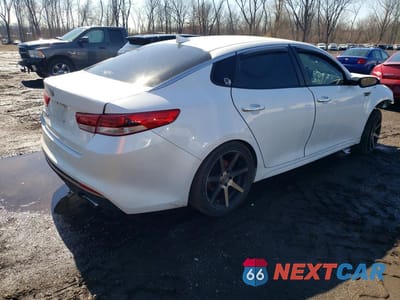 Trzecie zdjęcie samochodu z tyłu: 2018 KIA OPTIMA LX VIN:5XXGT4L35JG195421 - miniatura