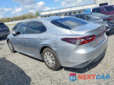 Drugie zdjęcie samochodu z przodu: 2022 TOYOTA CAMRY HYBRID LE VIN:4T1C31AK8NU587473 - miniatura