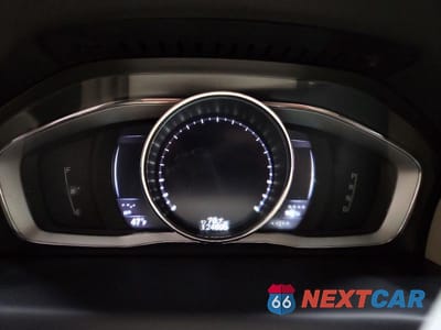 Zdjęcie 9 z 11 samochodu: 2016 VOLVO XC70 T5 PREMIER VIN:YV4612NK9G1246141 - miniatura