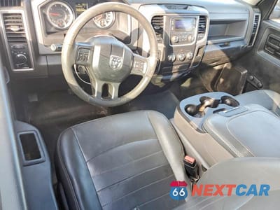 Zdjęcie 8 z 12 samochodu: 2017 RAM 1500 ST VIN:3C6JR6AG1HG586666 - miniatura
