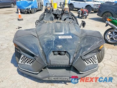 Piąte zdjęcie samochodu w środku: 2019 POLARIS SLINGSHOT SL VIN:57XAAPFA0K8135663 - miniatura