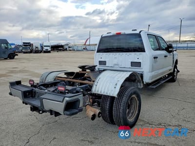 Trzecie zdjęcie samochodu z tyłu: 2024 FORD F350 SUPER DUTY TRUCK CAB AND CHASSIS VIN:1FT8W3DT3REE10699 - miniatura