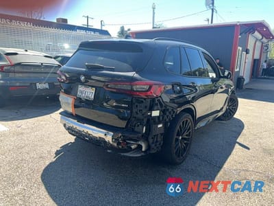 Czwarte zdjęcie samochodu z boku: 2021 BMW X5 XDRIVE40I VIN:5UXCR6C03M9G17395 - miniatura
