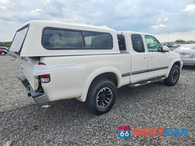 Trzecie zdjęcie samochodu z tyłu: 2002 TOYOTA TUNDRA SR5 V8 VIN:5TBBT441X2S325080 - miniatura