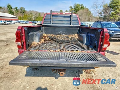 Zdjęcie 6 z 13 samochodu: 2004 CHEVROLET SILVERADO K2500 HEAVY DUTY VIN:1GCHK29UX4E147465 - miniatura