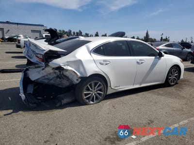 Trzecie zdjęcie samochodu z tyłu: 2016 LEXUS ES 300H BASE VIN:JTHBW1GG7G2121704 - miniatura