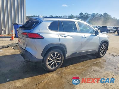 Trzecie zdjęcie samochodu z tyłu: 2023 TOYOTA COROLLA CROSS XLE VIN:7MUDAAAGXPV055665 - miniatura