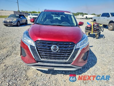 Piąte zdjęcie samochodu w środku: 2021 NISSAN KICKS SV VIN:3N1CP5CV0ML542465 - miniatura