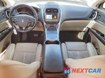Zdjęcie 8 z 12 samochodu: 2016 LINCOLN MKX RESERVE VIN:2LMTJ8LP8GBL83499 - miniatura