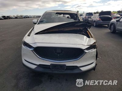 Piąte zdjęcie samochodu w środku: 2019 MAZDA CX-5 SIGNATURE VIN:JM3KFBE2XK0655614 - miniatura