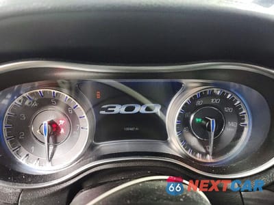 Zdjęcie 9 z 12 samochodu: 2018 CHRYSLER 300 TOURING VIN:2C3CCAAG4JH294008 - miniatura