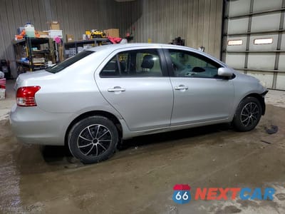 Trzecie zdjęcie samochodu z tyłu: 2010 TOYOTA YARIS BASE VIN:JTDBT4K31A1354006 - miniatura