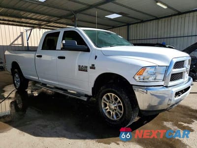 Czwarte zdjęcie samochodu z boku: 2017 RAM 2500 ST VIN:3C6UR5HJ6HG657210 - miniatura