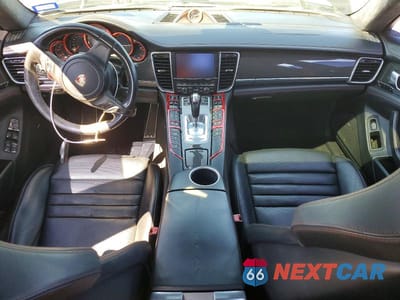 Zdjęcie 8 z 12 samochodu: 2014 PORSCHE PANAMERA GTS VIN:WP0AF2A71EL083695 - miniatura