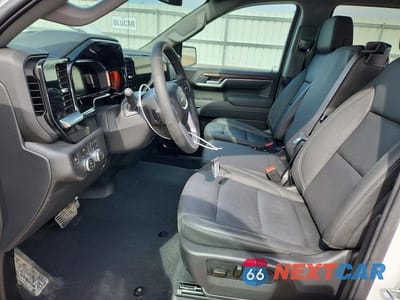 Zdjęcie 7 z 12 samochodu: 2026 GMC SIERRA K1500 SLT VIN:3GTUUDED8TG241233 - miniatura