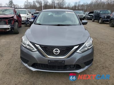 Piąte zdjęcie samochodu w środku: 2018 NISSAN SENTRA S VIN:3N1AB7AP4JY227768 - miniatura