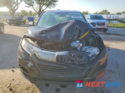 Piąte zdjęcie samochodu w środku: 2019 HONDA HR-V LX VIN:3CZRU5H39KG710255 - miniatura