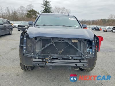 Piąte zdjęcie samochodu w środku: 2018 GMC YUKON XL DENALI VIN:1GKS2HKJ4JR278151 - miniatura