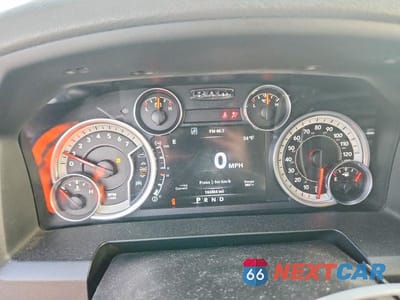 Zdjęcie 9 z 13 samochodu: 2014 RAM 2500 SLT VIN:3C6UR5MJ3EG138536 - miniatura