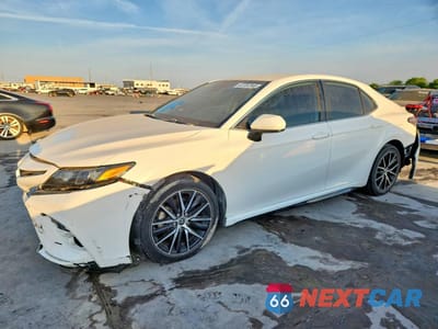 2021 TOYOTA CAMRY SE 4T1G11AK0MU545241 - główne zdjęcie licytacji z USA - miniatura