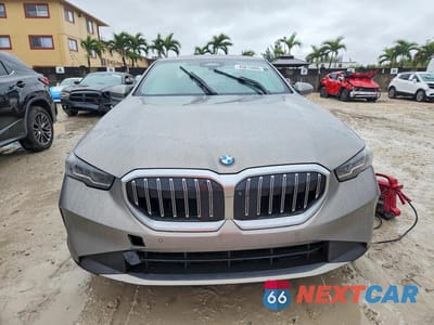 Piąte zdjęcie samochodu w środku: 2024 BMW 530 VIN:WBA43FJ04RCR49747 - miniatura