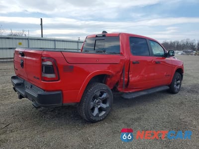 Trzecie zdjęcie samochodu z tyłu: 2021 RAM 1500 BIG HORN VIN:1C6SRFFT1MN668537 - miniatura