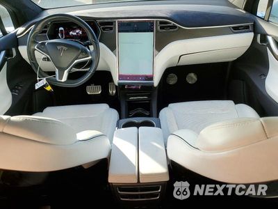 Zdjęcie 8 z 14 samochodu: 2016 TESLA MODEL X VIN:5YJXCAE44GF001042 - miniatura