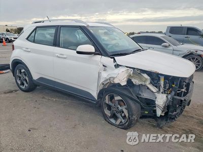 Czwarte zdjęcie samochodu z boku: 2024 HYUNDAI VENUE SEL VIN:KMHRC8A30RU302105 - miniatura