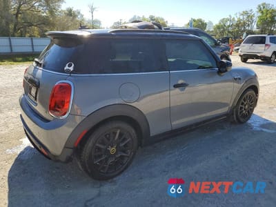 Trzecie zdjęcie samochodu z tyłu: 2022 MINI COOPER SE VIN:WMW13DJ08N2P96068 - miniatura