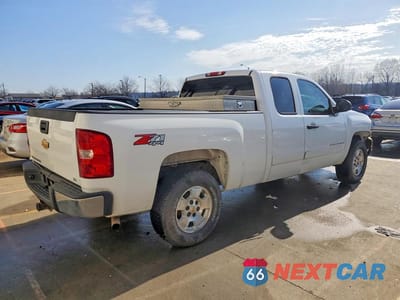 Trzecie zdjęcie samochodu z tyłu: 2008 CHEVROLET SILVERADO K1500 VIN:2GCEK19J181217039 - miniatura