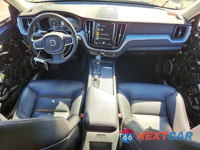 Zdjęcie 8 z 13 samochodu: 2019 VOLVO XC60 T6 VIN:YV4A22RK9K1357492 - miniatura