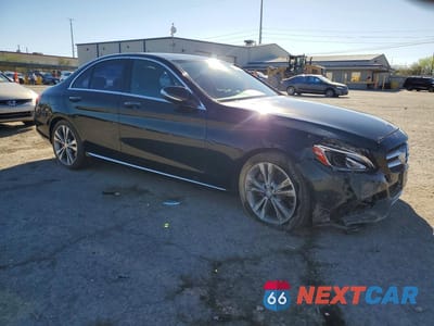 Czwarte zdjęcie samochodu z boku: 2015 MERCEDES-BENZ C 300 VIN:55SWF4JB8FU067664 - miniatura