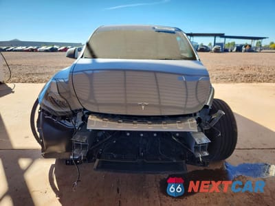 Piąte zdjęcie samochodu w środku: 2025 TESLA MODEL Y VIN:7SAYGDEE1SF295126 - miniatura