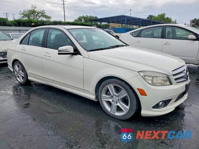 Czwarte zdjęcie samochodu z boku: 2010 MERCEDES-BENZ C 300 VIN:WDDGF5EB2AF400604 - miniatura