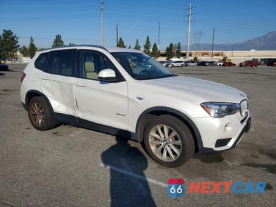 Czwarte zdjęcie samochodu z boku: 2016 BMW X3 SDRIVE28I VIN:5UXWZ7C52G0R31818 - miniatura