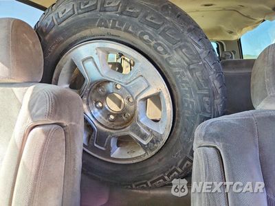 Zdjęcie 10 z 12 samochodu: 2005 GMC YUKON XL C1500 VIN:3GKEC16Z55G291725 - miniatura