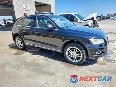 Czwarte zdjęcie samochodu z boku: 2017 AUDI Q5 PREMIUM PLUS VIN:WA1L2AFP5HA015854 - miniatura