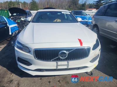 Piąte zdjęcie samochodu w środku: 2018 VOLVO S90 T6 MOMENTUM VIN:LVY992MK7JP021210 - miniatura