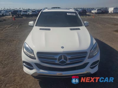 Piąte zdjęcie samochodu w środku: 2017 MERCEDES-BENZ GLE 350 4MATIC VIN:4JGDA5HB0HA830318 - miniatura