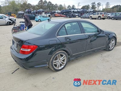 Trzecie zdjęcie samochodu z tyłu: 2014 MERCEDES-BENZ C 250 VIN:WDDGF4HB9EG207100 - miniatura