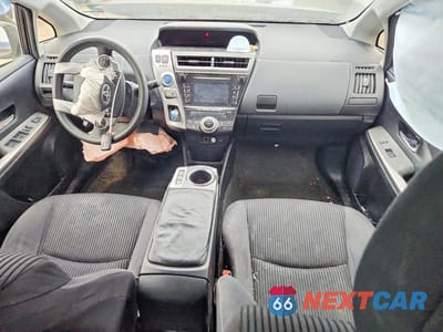 Zdjęcie 8 z 13 samochodu: 2015 TOYOTA PRIUS V TWO VIN:JTDZN3EU0FJ015932 - miniatura