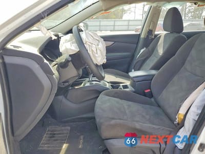 Zdjęcie 7 z 13 samochodu: 2016 NISSAN ROGUE S VIN:KNMAT2MT4GP704649 - miniatura