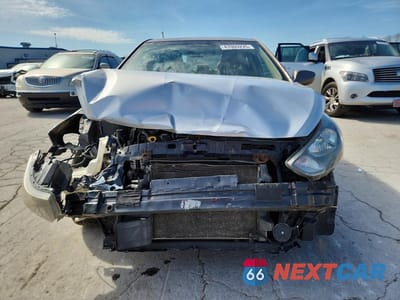 Piąte zdjęcie samochodu w środku: 2014 HYUNDAI ACCENT GLS VIN:KMHCT4AE0EU614001 - miniatura